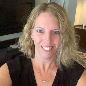 Meet your Posher, Dana